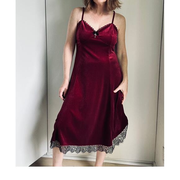 Velvet Maroon Slip Dress Size Medium Goth Witchy Vampire Dark Romantic Midi - Picture 1 of 14